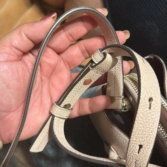 Kate spade bag 
Never used  it - Picture 5 of 5